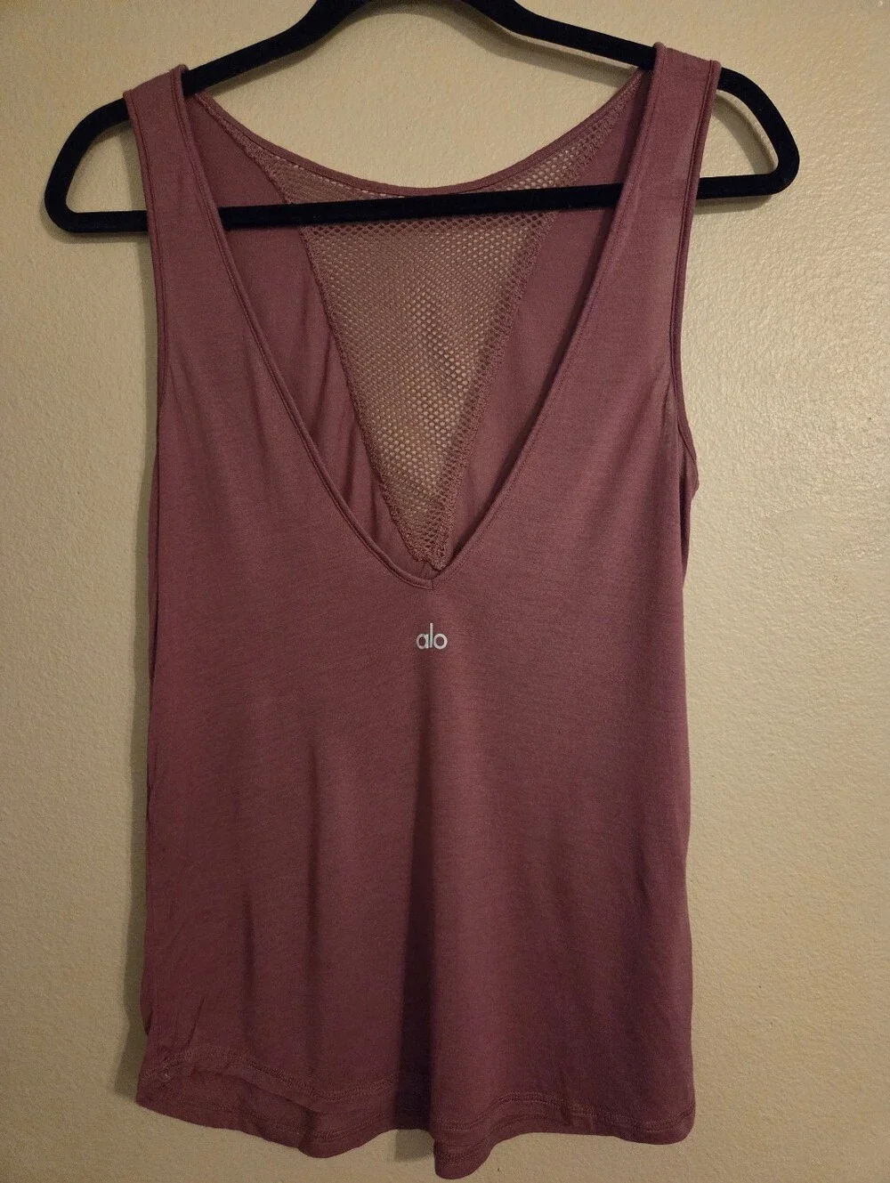 ALO Yoga Warm Up Mauve Modal Mesh Deep V-Neck Performance Tank‎ Women's Size S